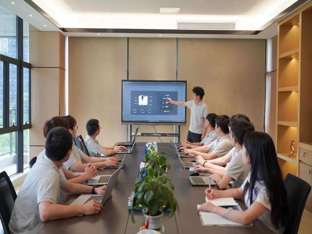 李群机器人厂家批发